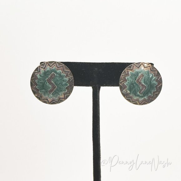 Vintage Jewelry - Vintage Silver Plated Small Plate with Letter Z Stud Earrings